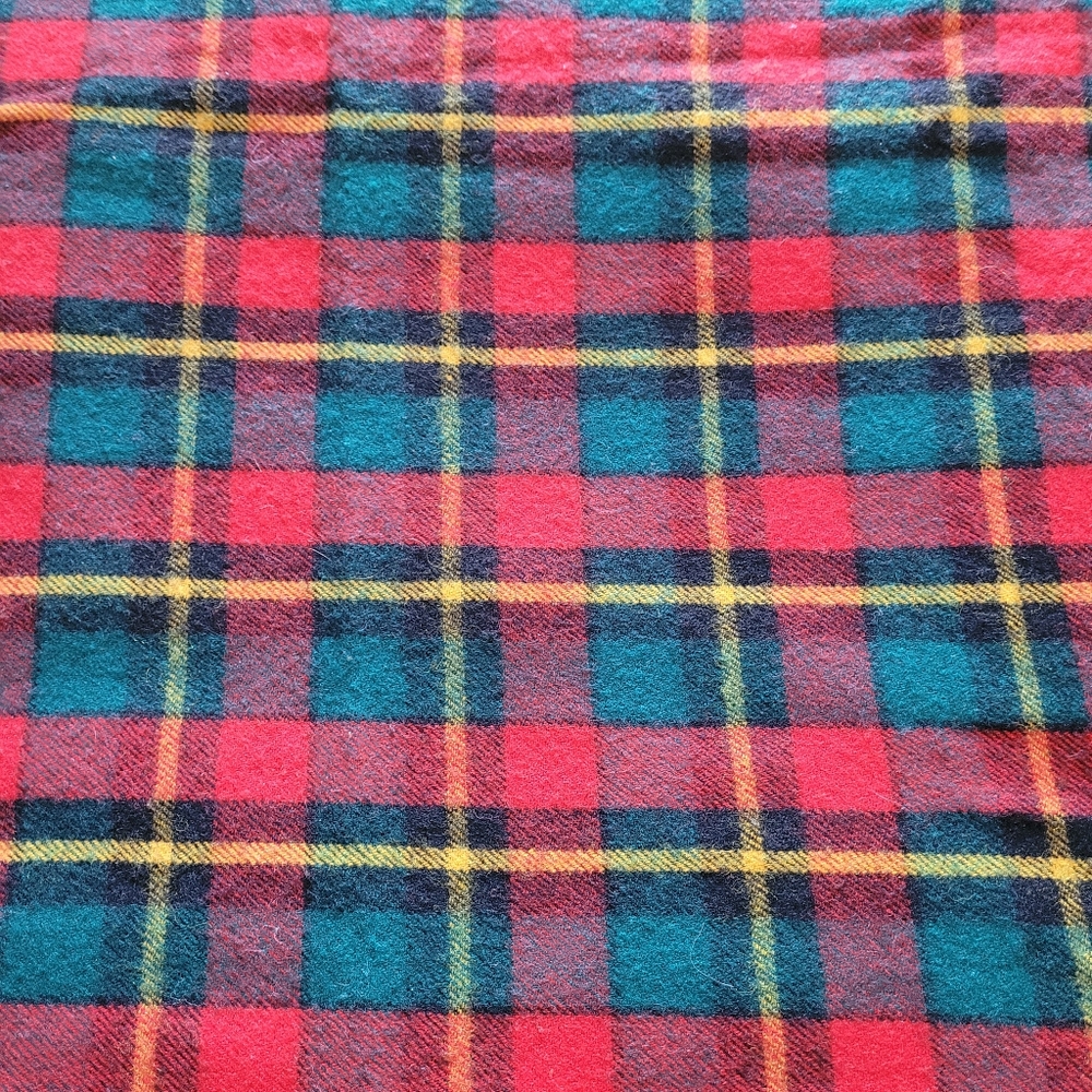 Sportsman Vintage 85% Wool Plaid Red And Green Blanket
